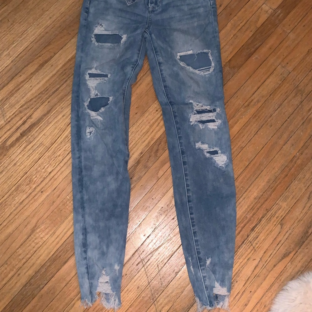 AMERICAN EAGLE JEANS